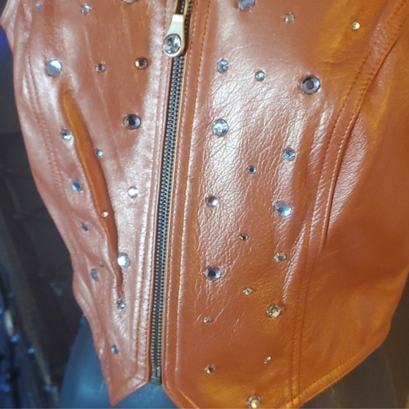 Isabel Vest/Top - Picture 3 of 4